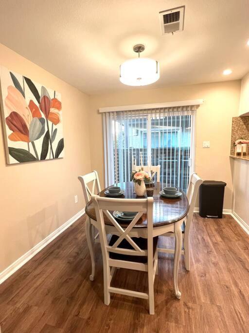 Lovely 2 Bedroom/2 Bath Houston, Heights/Galleria Exterior photo